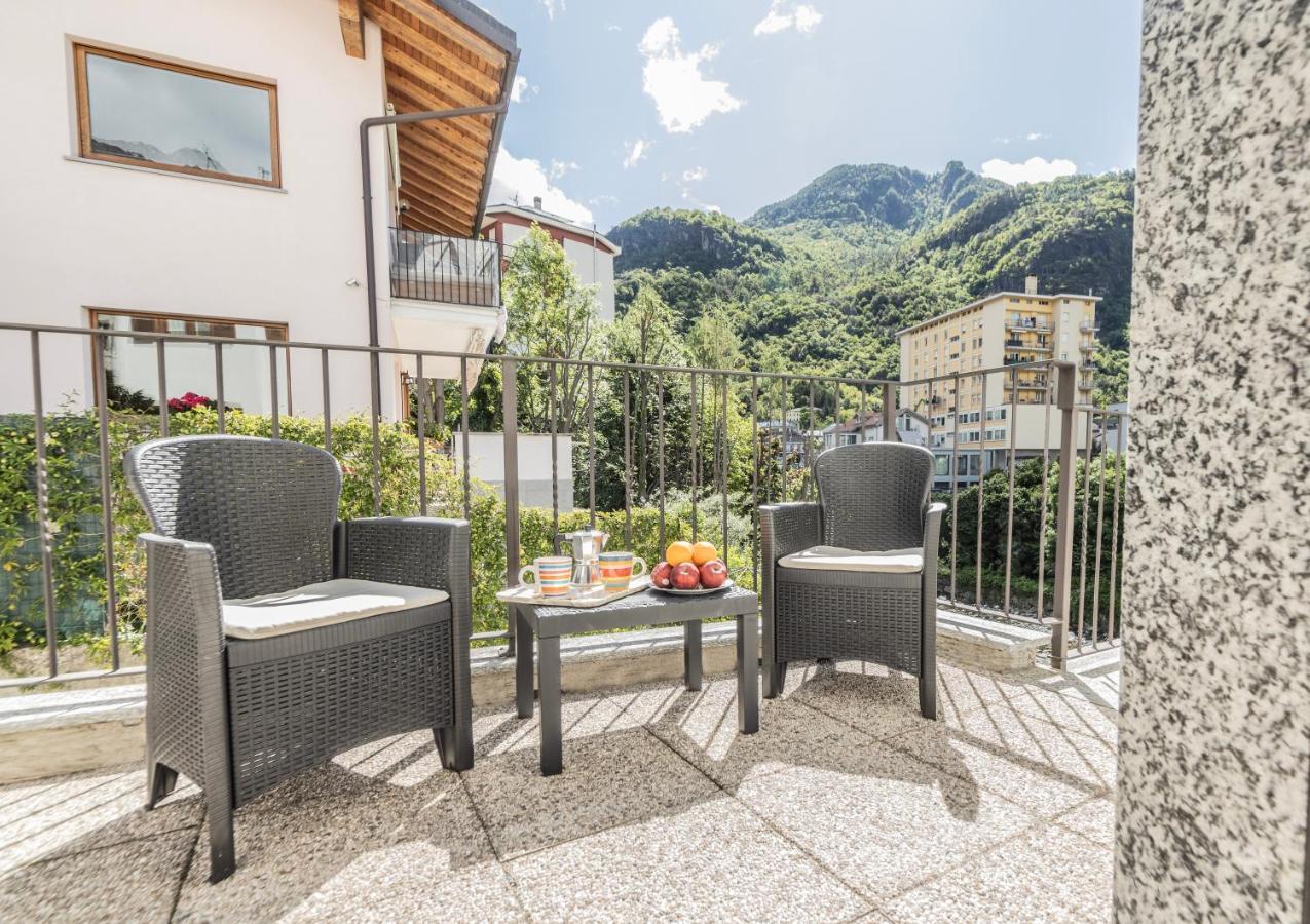 Aparthotel La Casa Sul Fiume Chiavenna Exterior foto